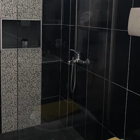 Plazhi 3* ديرمي